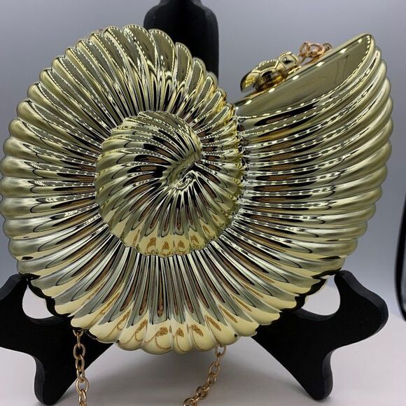New, no tags, hard acrylic clamshell, clutch purse, mirror gold, fully lined - Picture 1 of 16